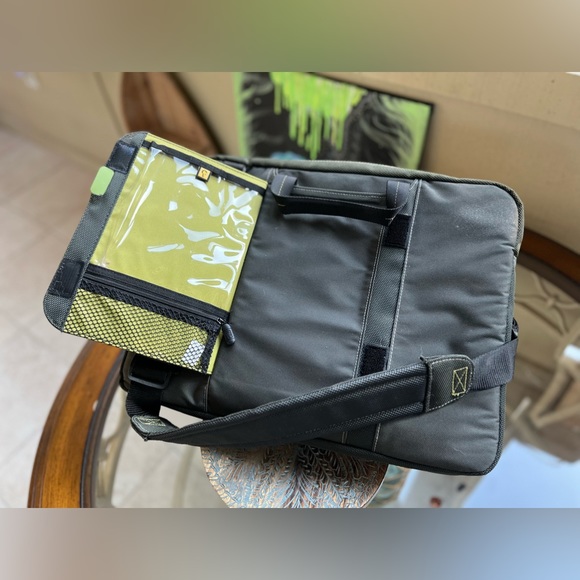 HP WINDOWS 8 LAPTOP- 17” Touchscreen Laptop- Includes Charger and Free Case - Picture 14 of 14